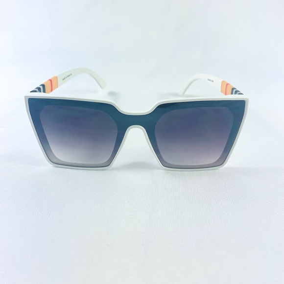 Oversized Square Frames - Picture 4 of 7